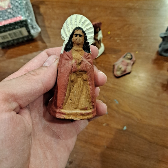 Handcrafted Nativity Scene Figurines Set - Multicolor - Picture 5 of 8